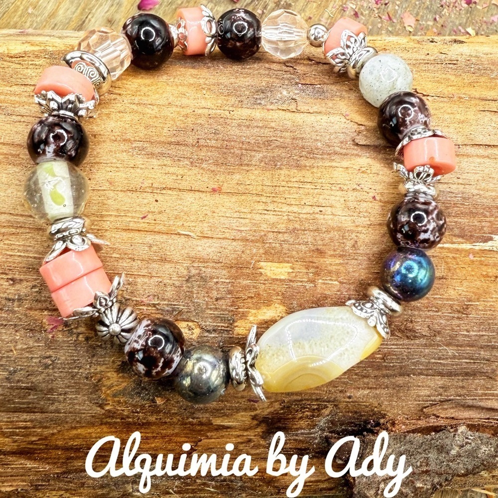 Statement agate bracelet